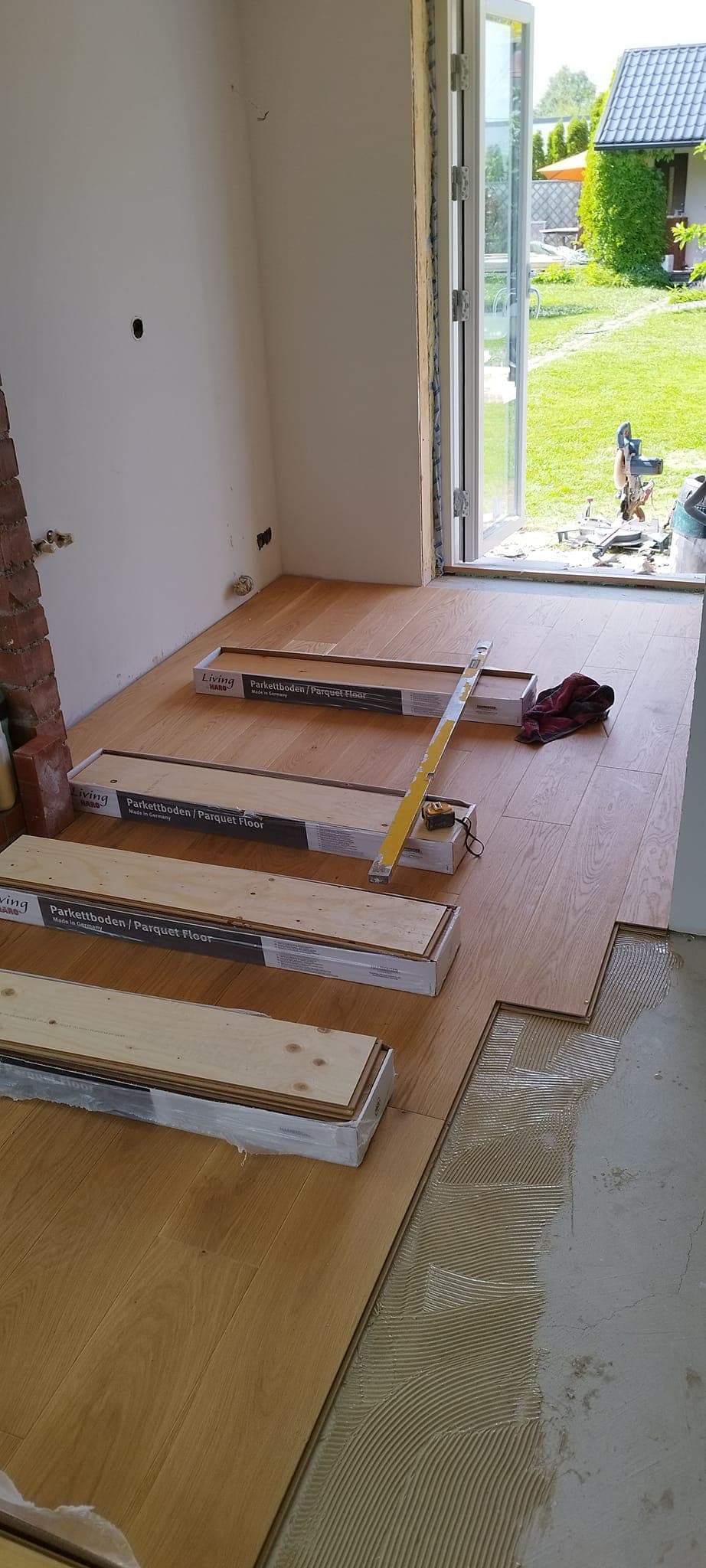 Parketi paigaldamine liimiga