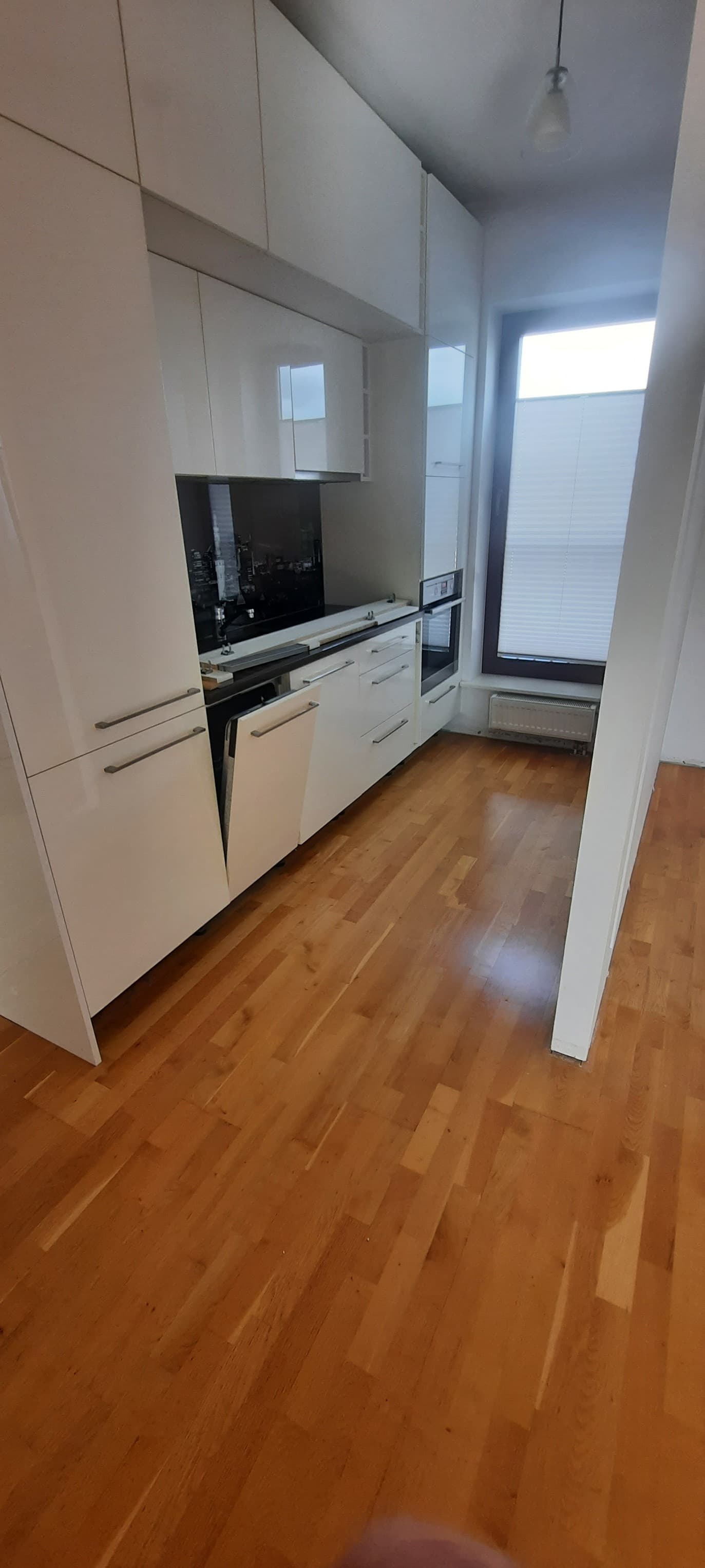 Parketi lihvimine ja viimistlus lakiga